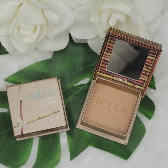 Benefit Hoola Lite Matte Bronzer - Full Size - Picture 5 of 6